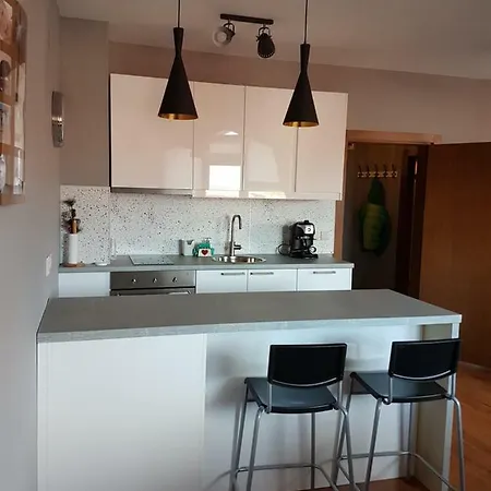 Cozy One Bedroom Near Gondola Διαμέρισμα *